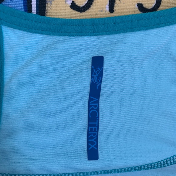Arc’teryx tank top x2 - Picture 6 of 7